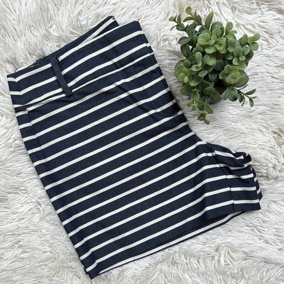 🎉HP🎉 Loft Riviera Striped Shorts 💗 Navy & Ivory - Picture 6 of 14